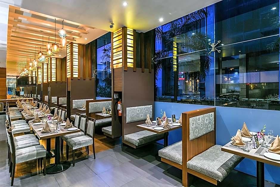 Hotel The Regale By Tunga Mumbai