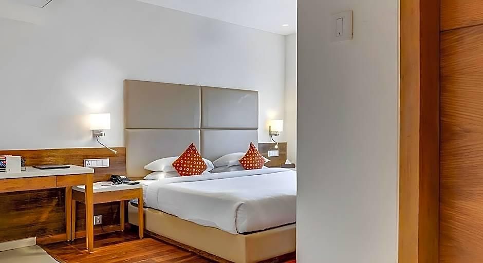Ramee Guestline Khar Hotel 3*