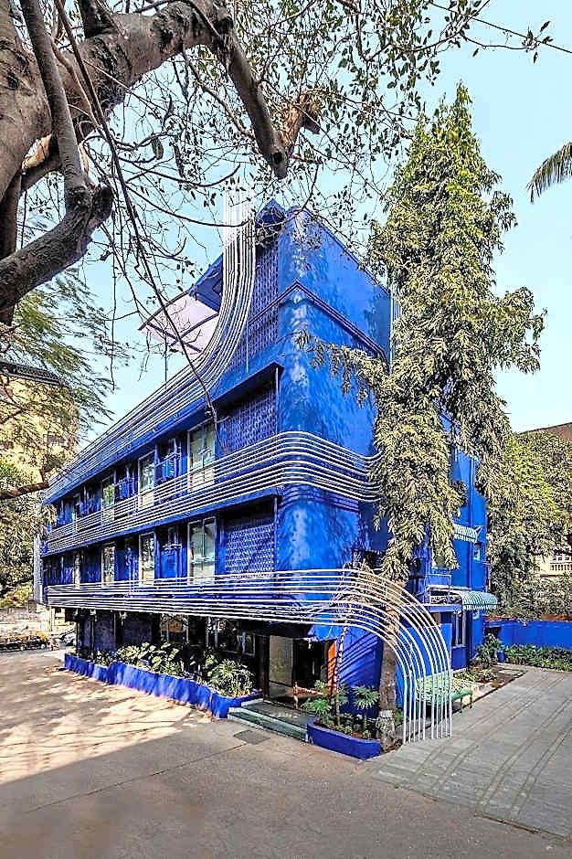 Kemps Corner Hotel 2*