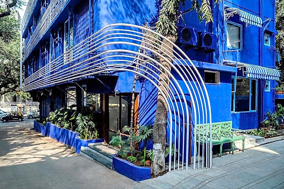 Kemps Corner Hotel