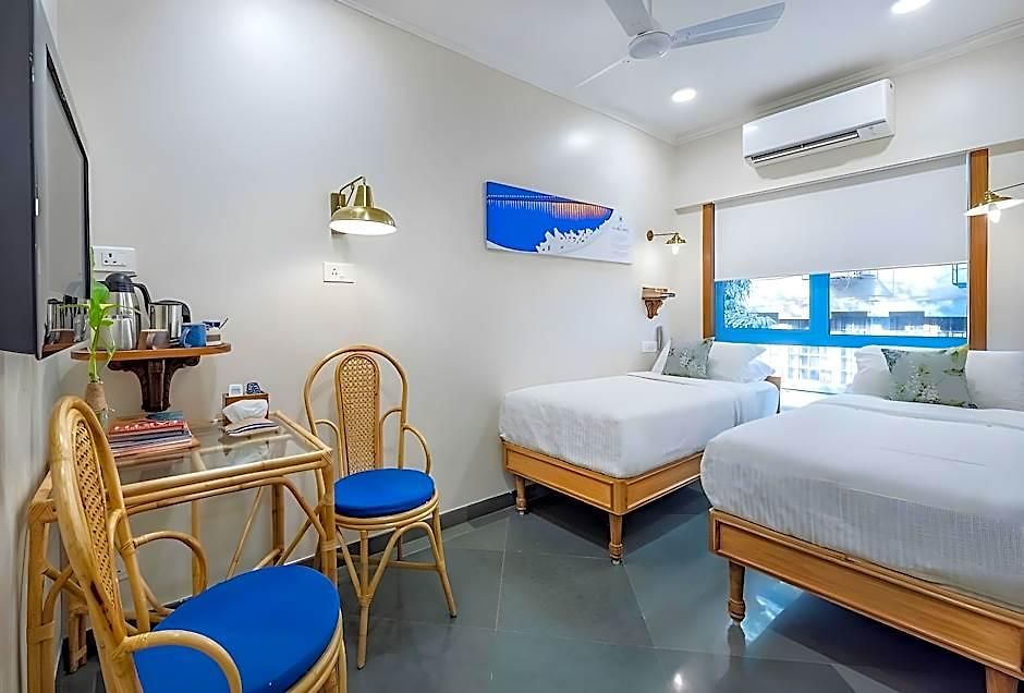 Kemps Corner Hotel