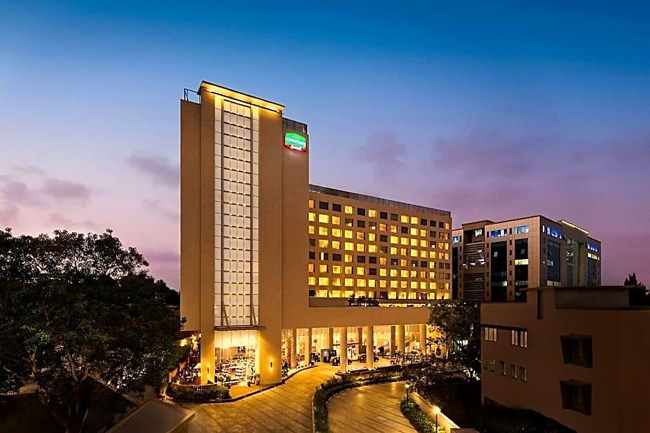 Hotel Courtyard By Marriott International Airport 5*