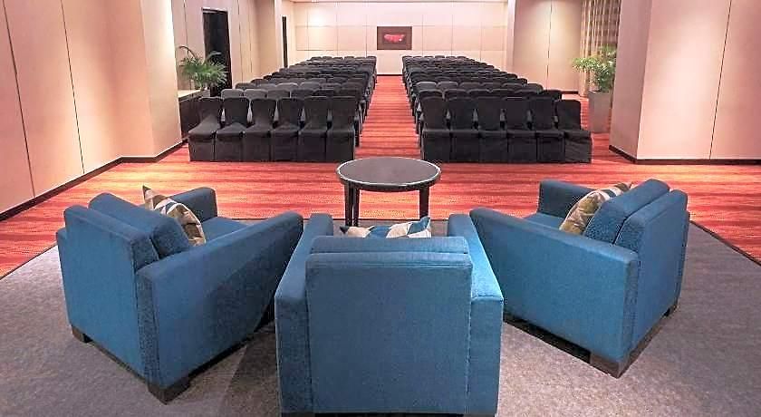 Courtyard By Marriott International Airport 5* Mumbai