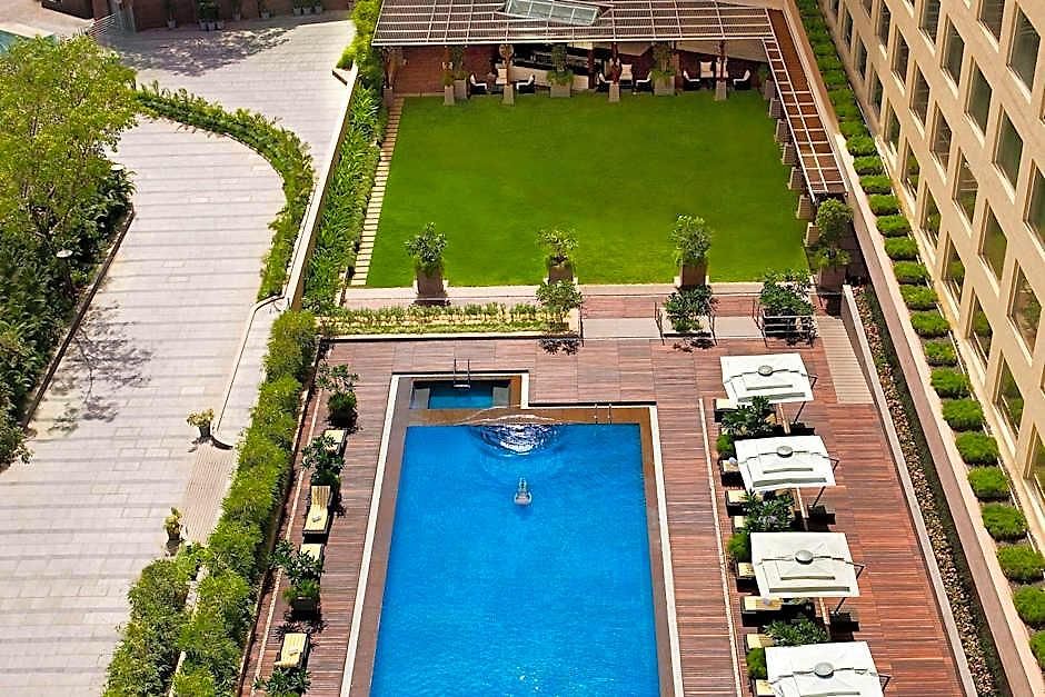 Courtyard By Marriott International Airport