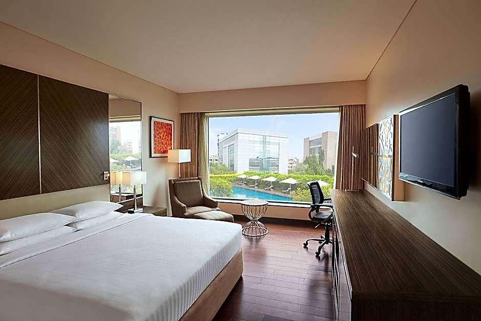 Courtyard By Marriott International Airport 5*