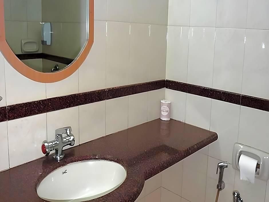 Hotel Chateau Windsor - Marine Drive 3*