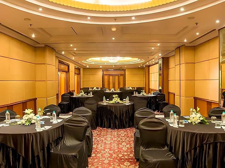 Hotel Parle International 3*