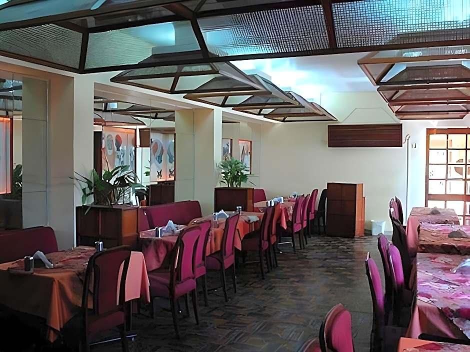 Parle International Hotel 3*