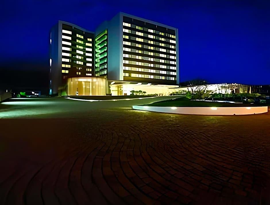 Ramada Powai & Convention Centre Hotel 5*