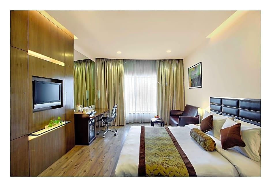 Hotel Ramada Powai & Convention Centre 5*