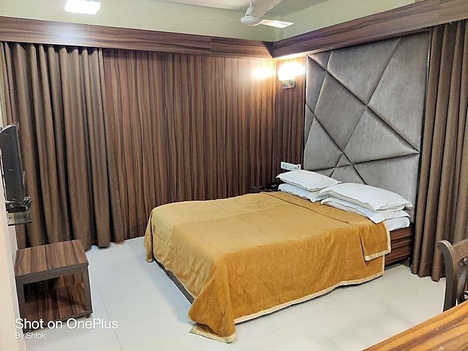 Hotel Metro Palace Bandra Mumbai