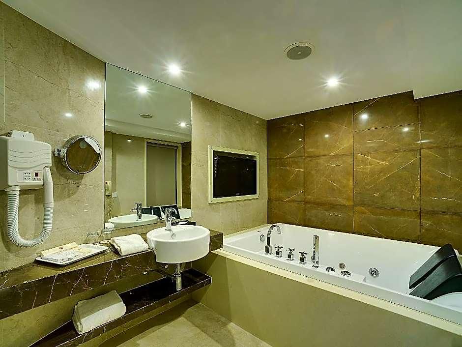 Hotel Ramee Guestline Juhu Mumbai
