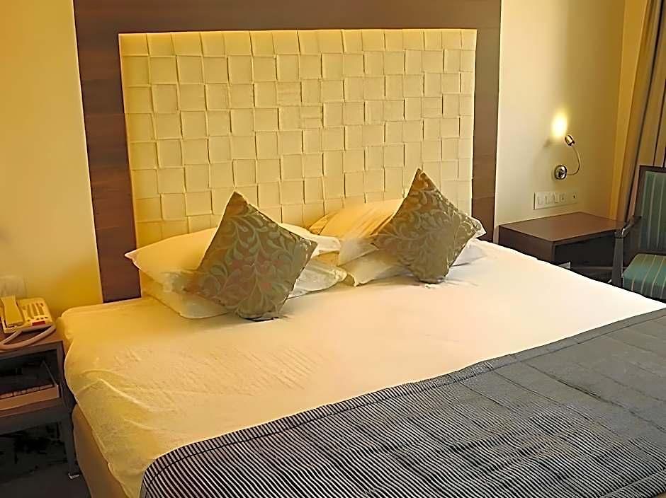 Ramee Guestline Juhu Hotel 4*