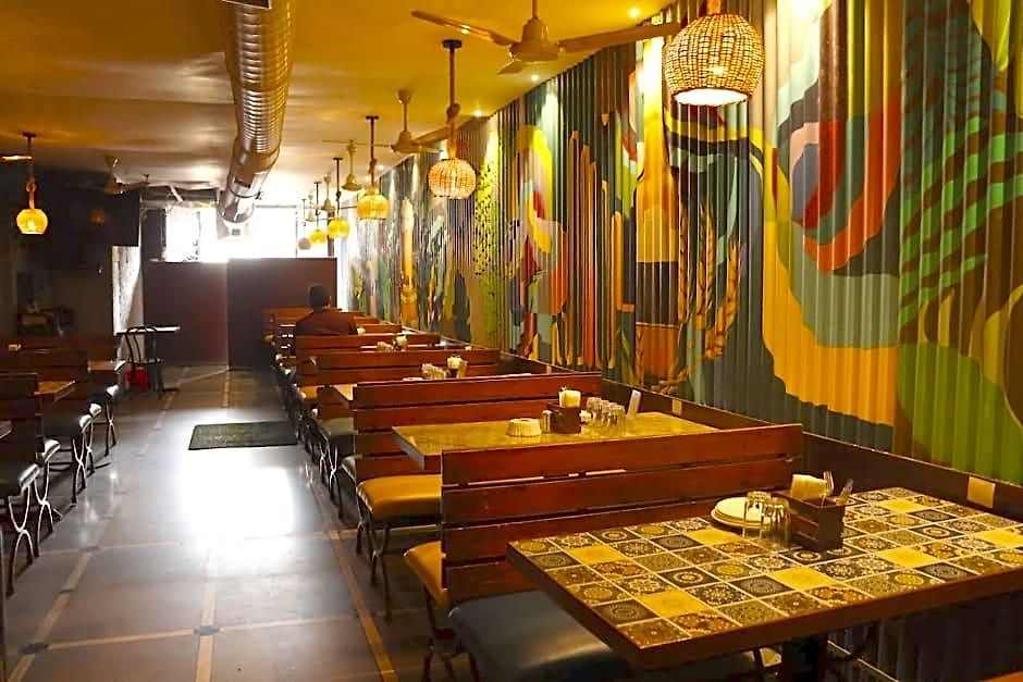 Hotel Q Deck - Parle Station And Near To Airport Mumbai