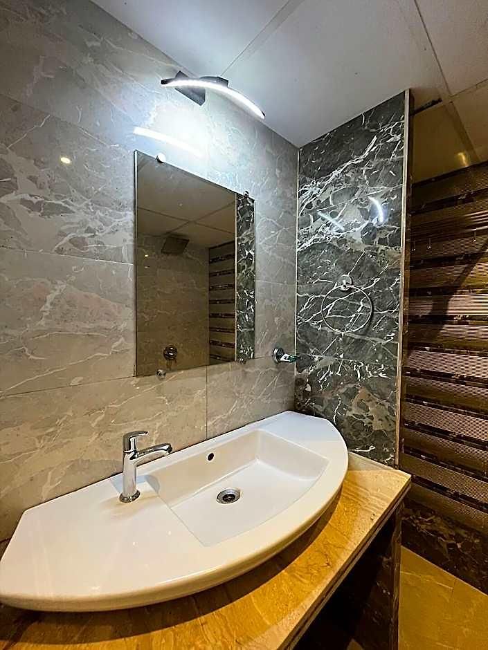 Windflower Regency - Near Kokilaben Hospital 3*
