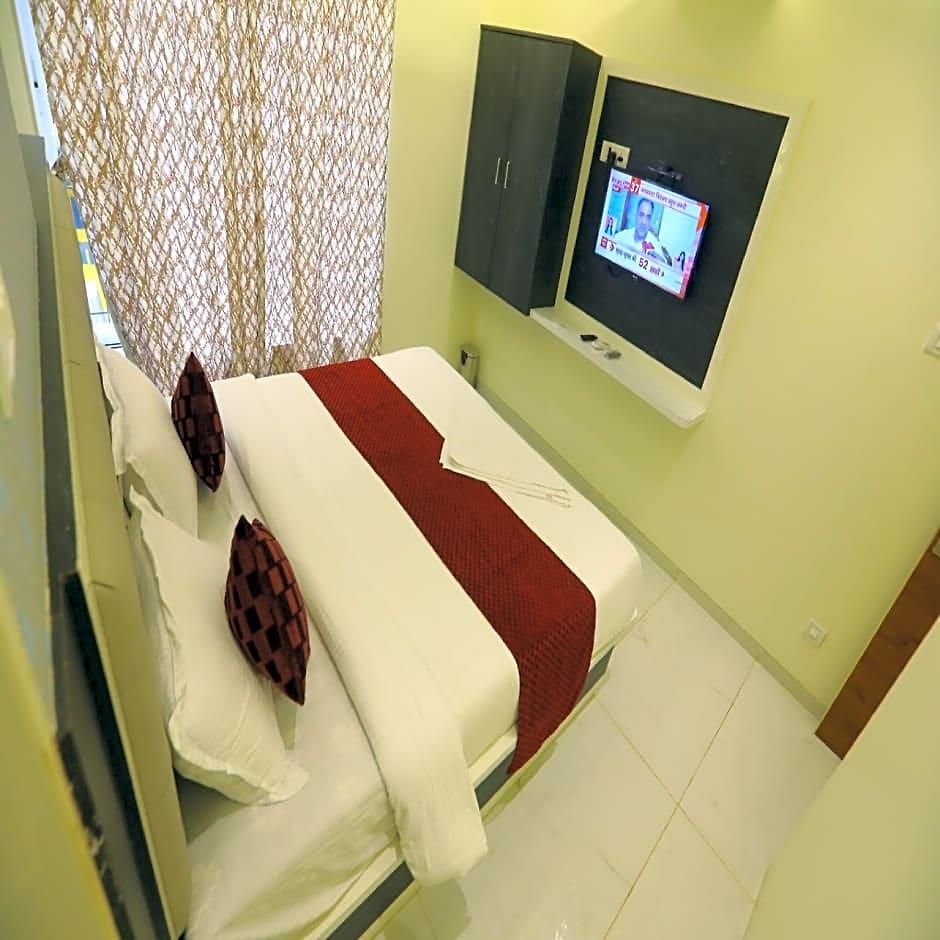 Sai Siddhi - Navi Hotel