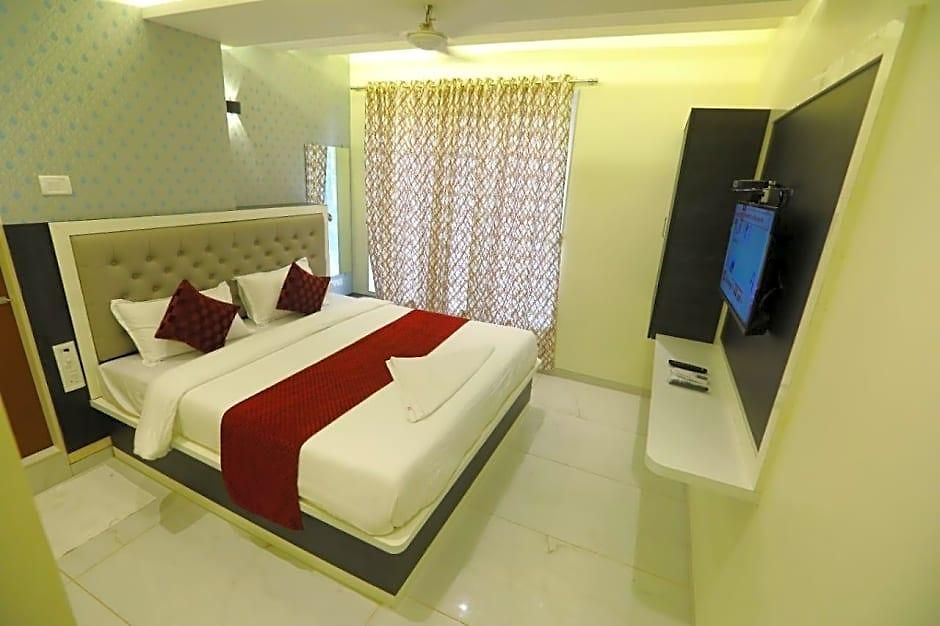Sai Siddhi - Navi Hotel