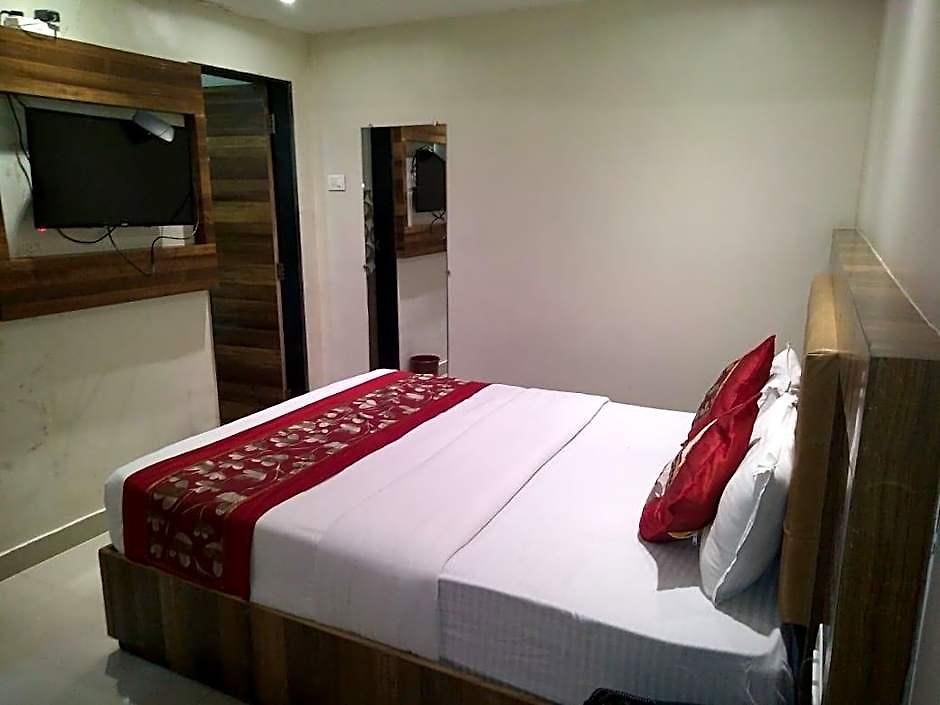 Hotel Rishi International - Grant Road 3*