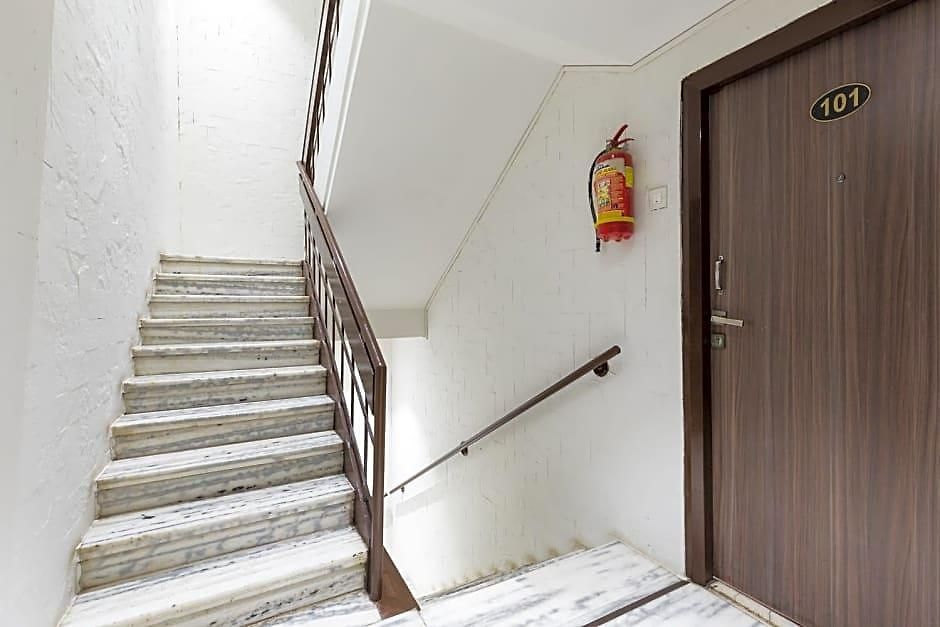 Q Deck - Parle Station And Near To Airport Hotel 3*