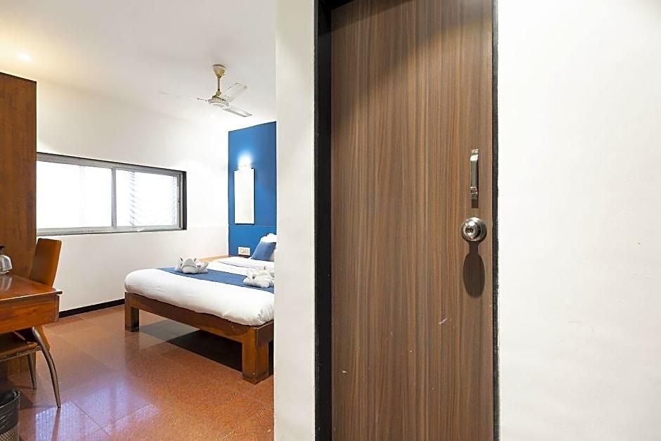 Q Deck - Parle Station And Near To Airport Hotel 3*
