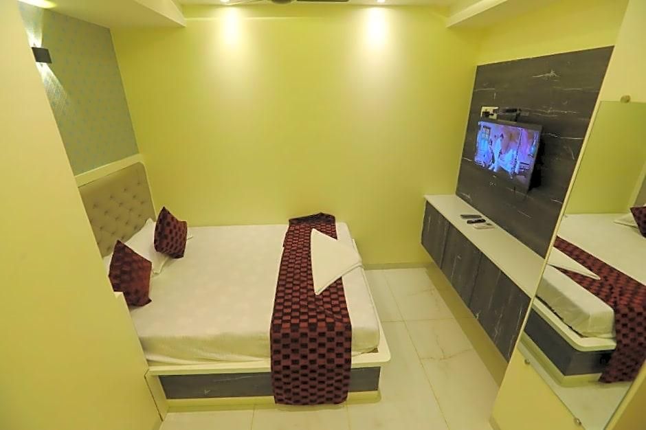 Sai Siddhi - Navi Hotel
