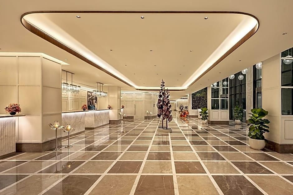 Aurika, International Airport - Luxury By Lemon Tree Hotel 5*
