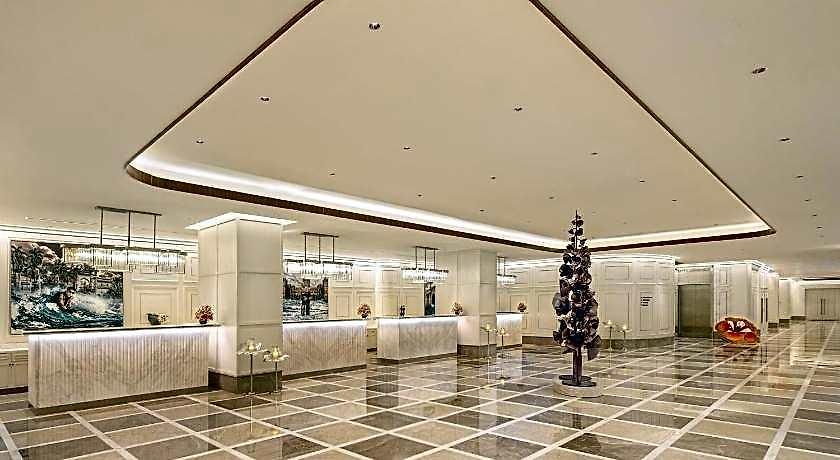 Aurika, International Airport - Luxury By Lemon Tree Hotel 5*