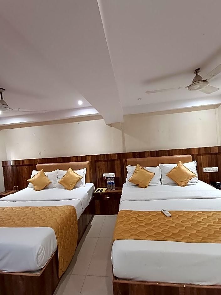Hotel Rishi International - Grant Road