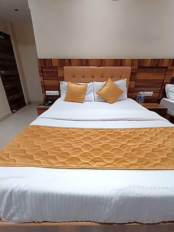 Rishi International - Grant Road Hotel 3*