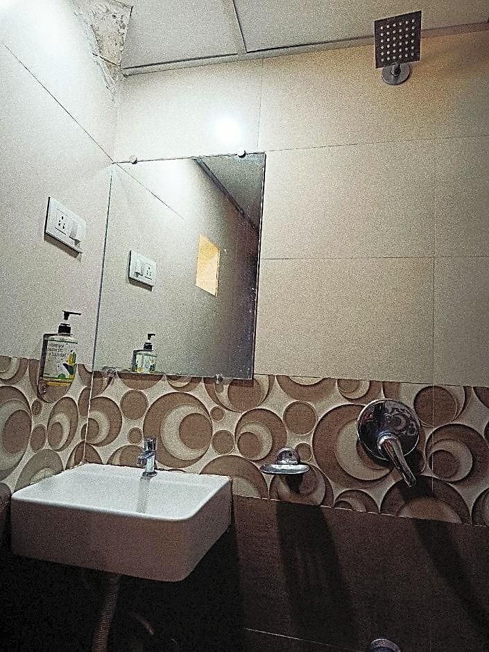 Rishi International - Grant Road Hotel 3*