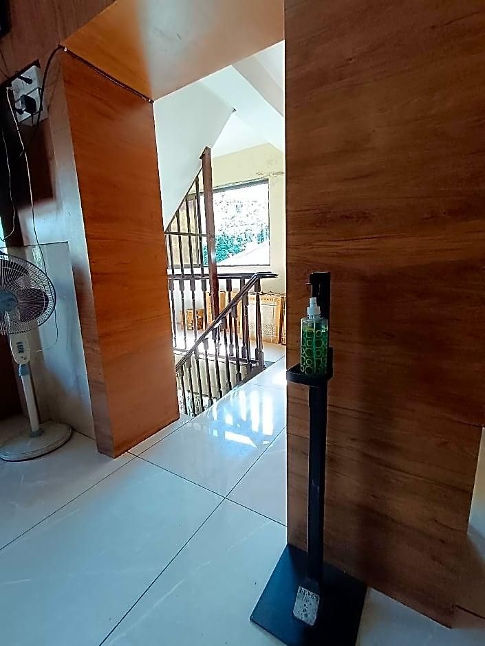 Rishi International - Grant Road Hotel