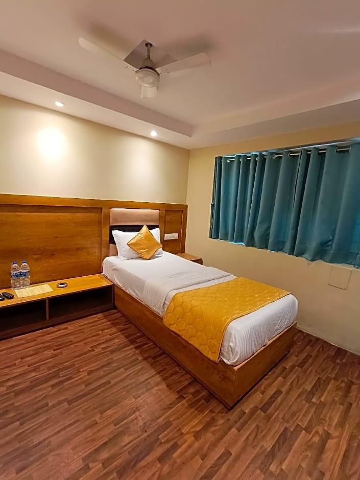 Hotel Rishi International - Grant Road Mumbai
