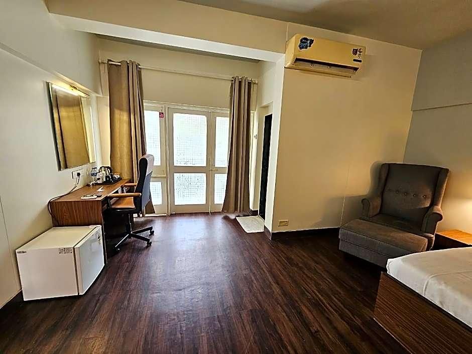 Country By Turtle & - Airport Hotel 3*