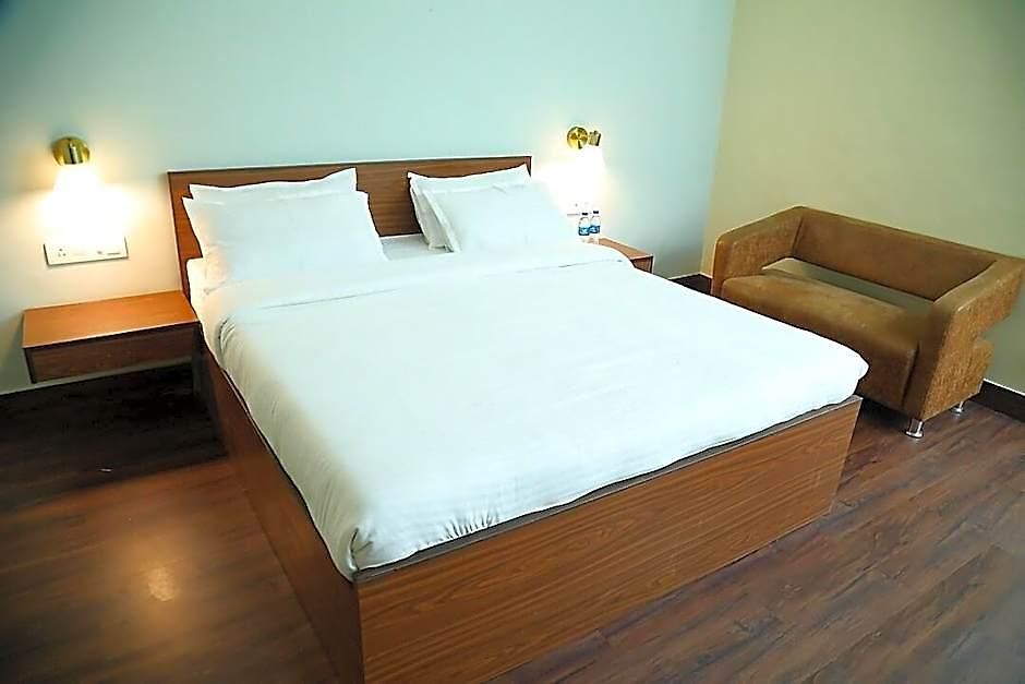 Country By Turtle & - Airport Hotel