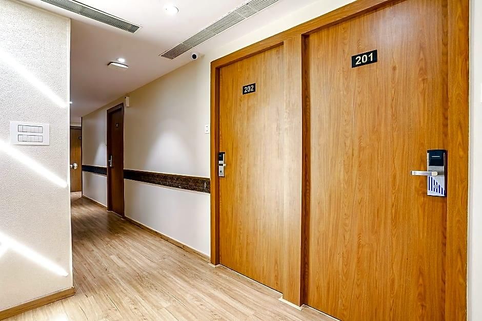 Hotel Fabhotel Azure - Nr. International Airport