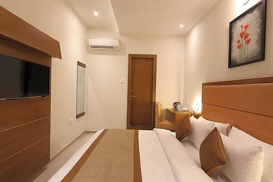 Hotel Fabhotel Azure - Nr. International Airport