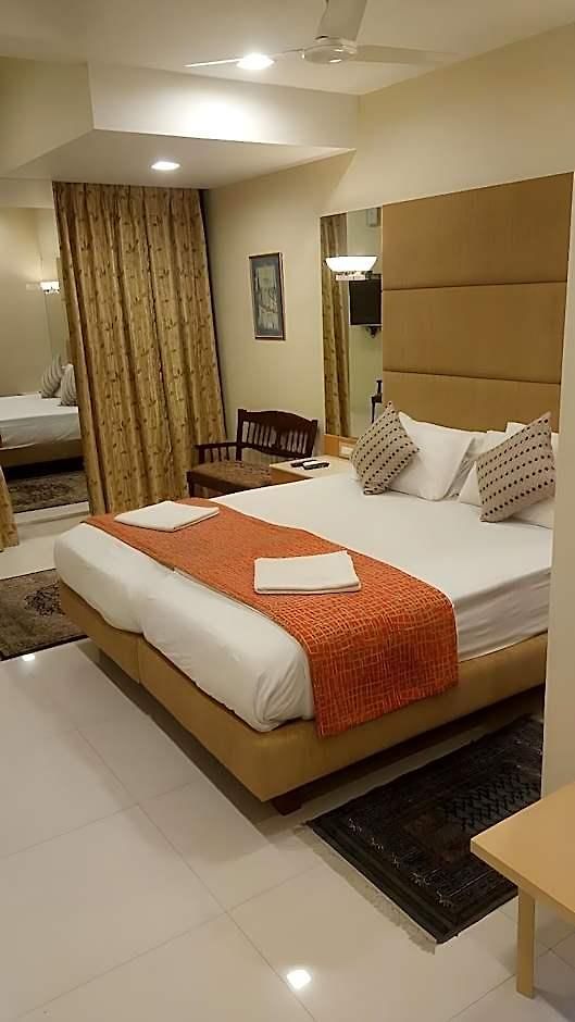 Hotel Bentley Marine Drive