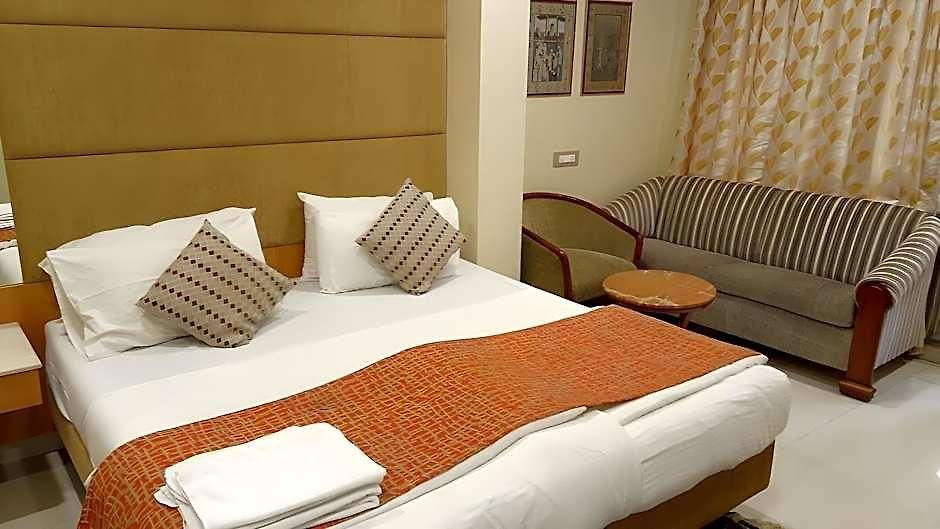 Hotel Bentley Marine Drive 2*