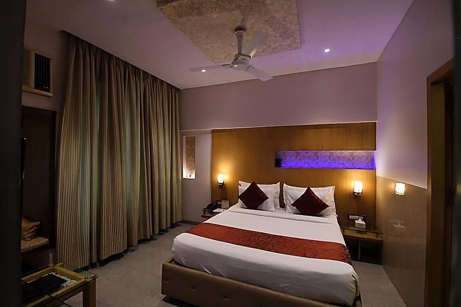 Vihang's Hotel Mumbai