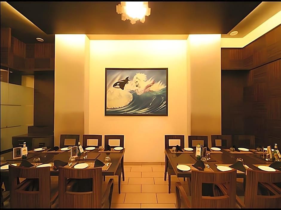 Dhiraj Hotel 3*
