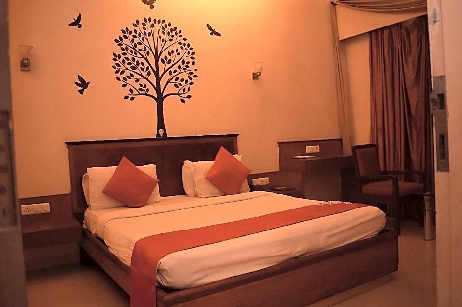 Dhiraj Hotel