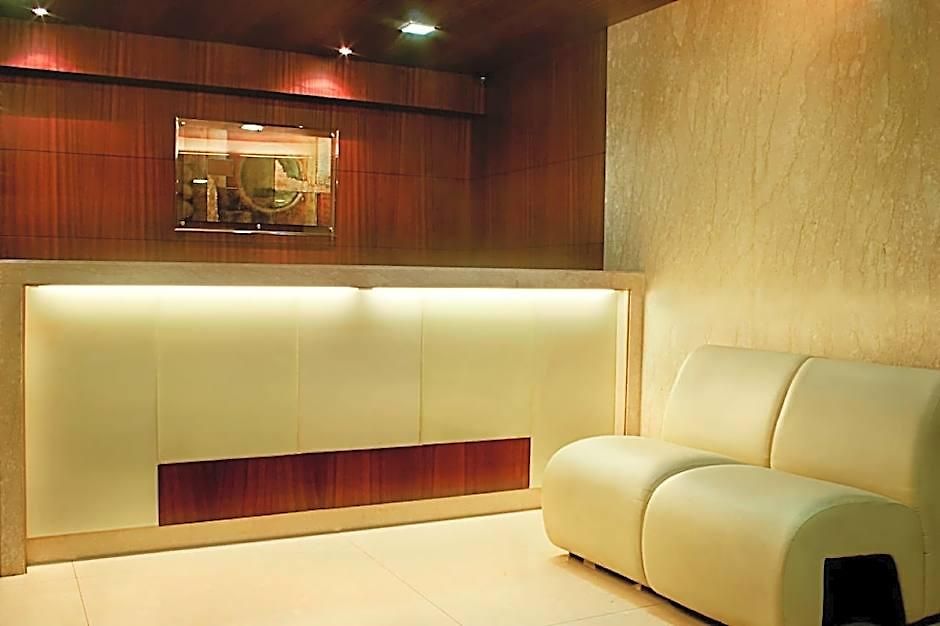 Hotel Lucky Bandra
