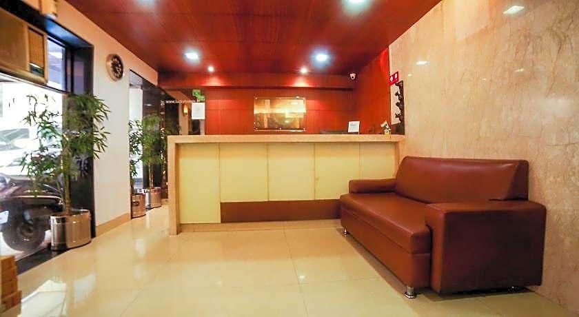 Hotel Lucky Bandra