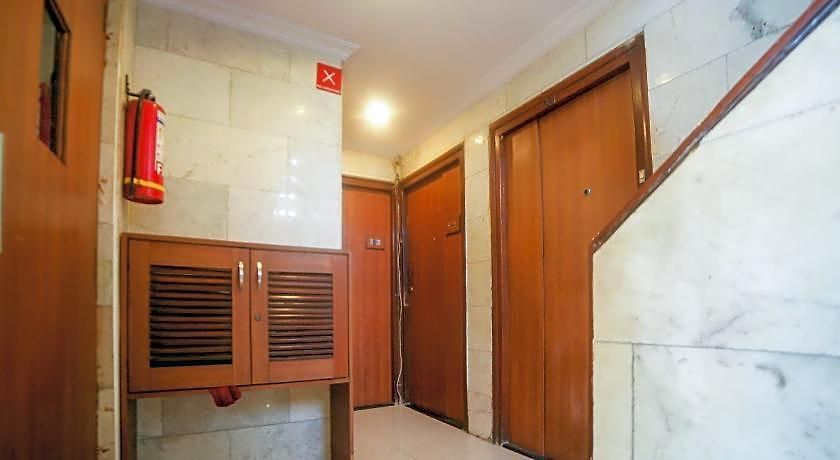 Hotel Lucky Bandra 3*