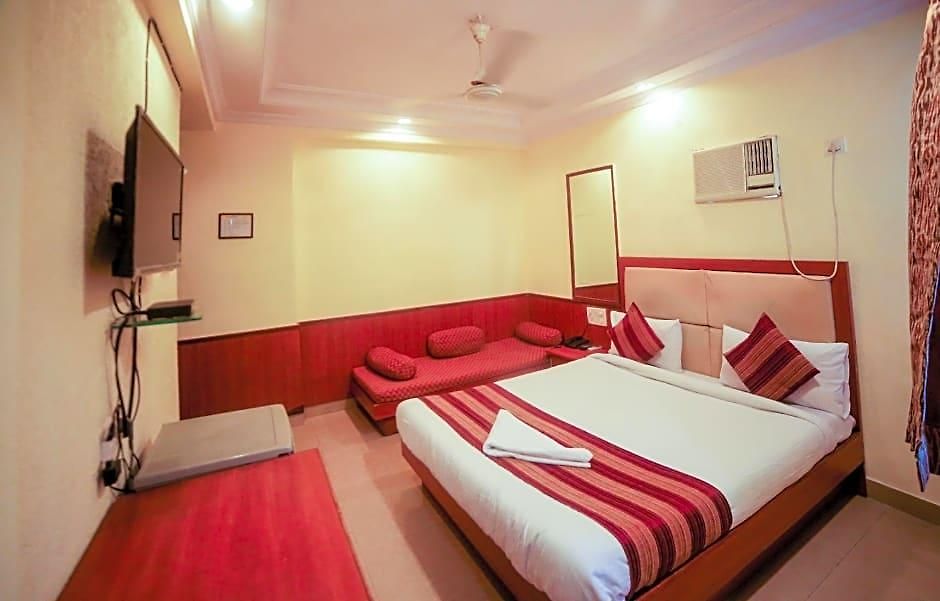 Hotel Lucky Bandra