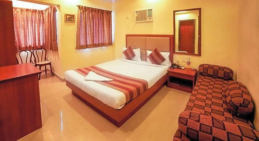 Hotel Lucky Bandra