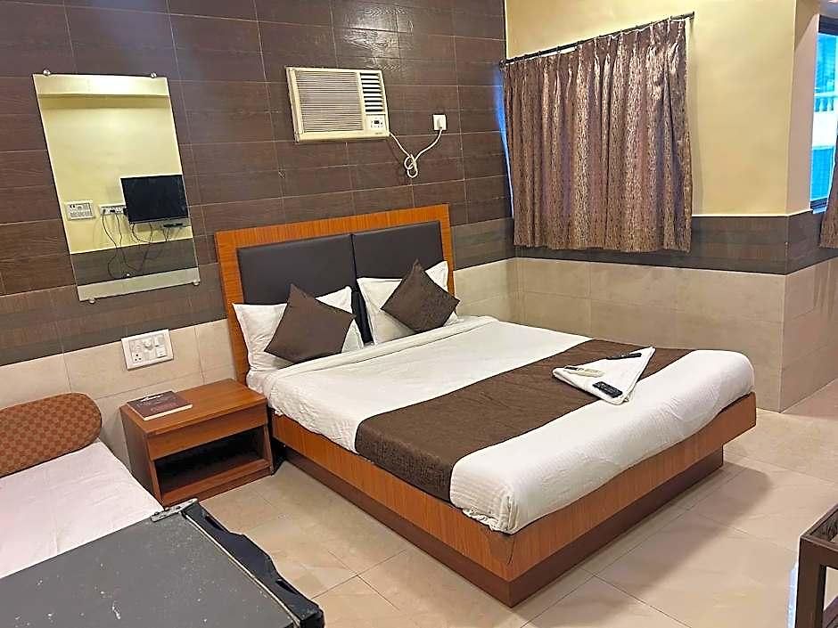 Hotel Lucky Bandra Mumbai