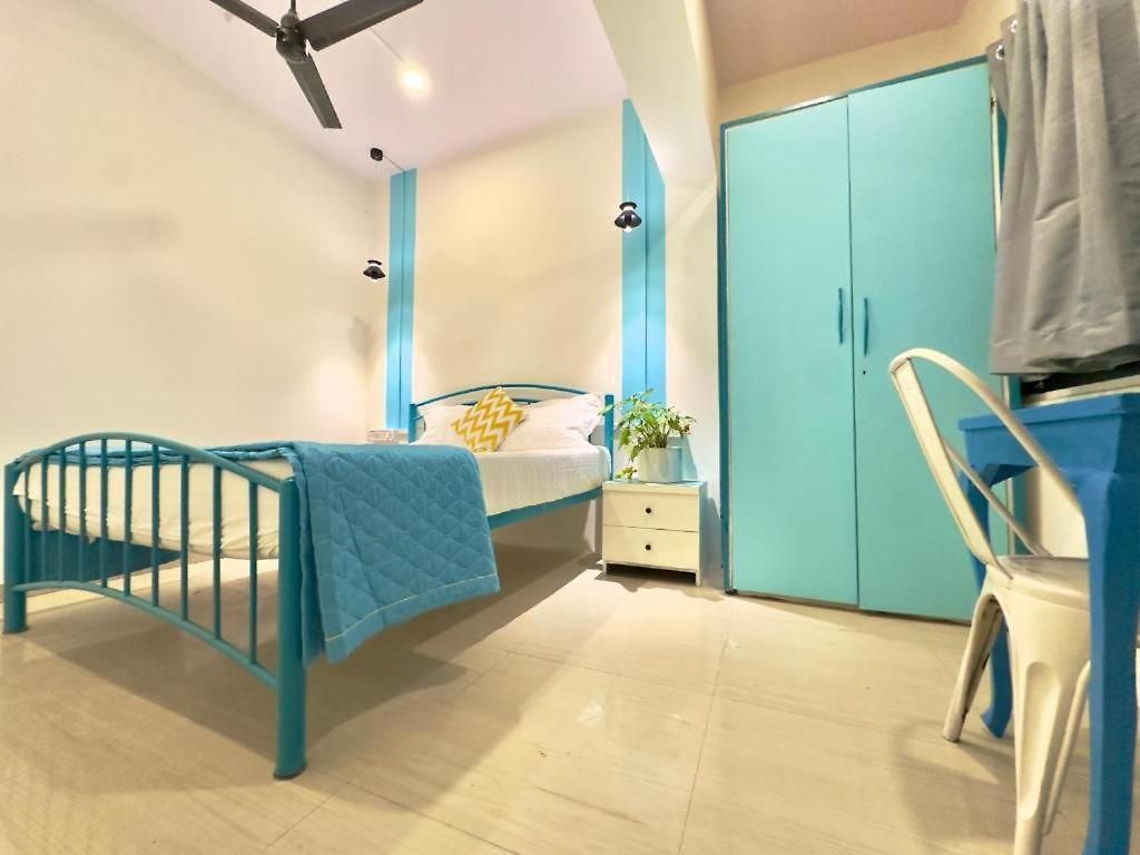 Hostel Locomo Hostel Express - Stay Work Eat Mumbai