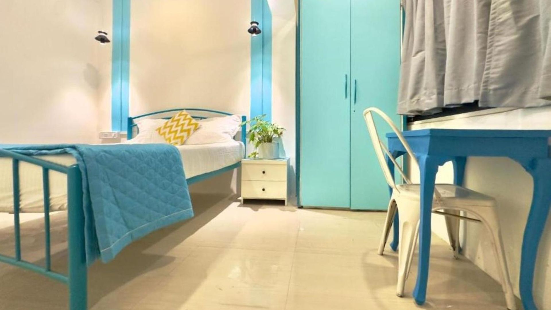 Hostel Locomo Hostel Express - Stay Work Eat Mumbai