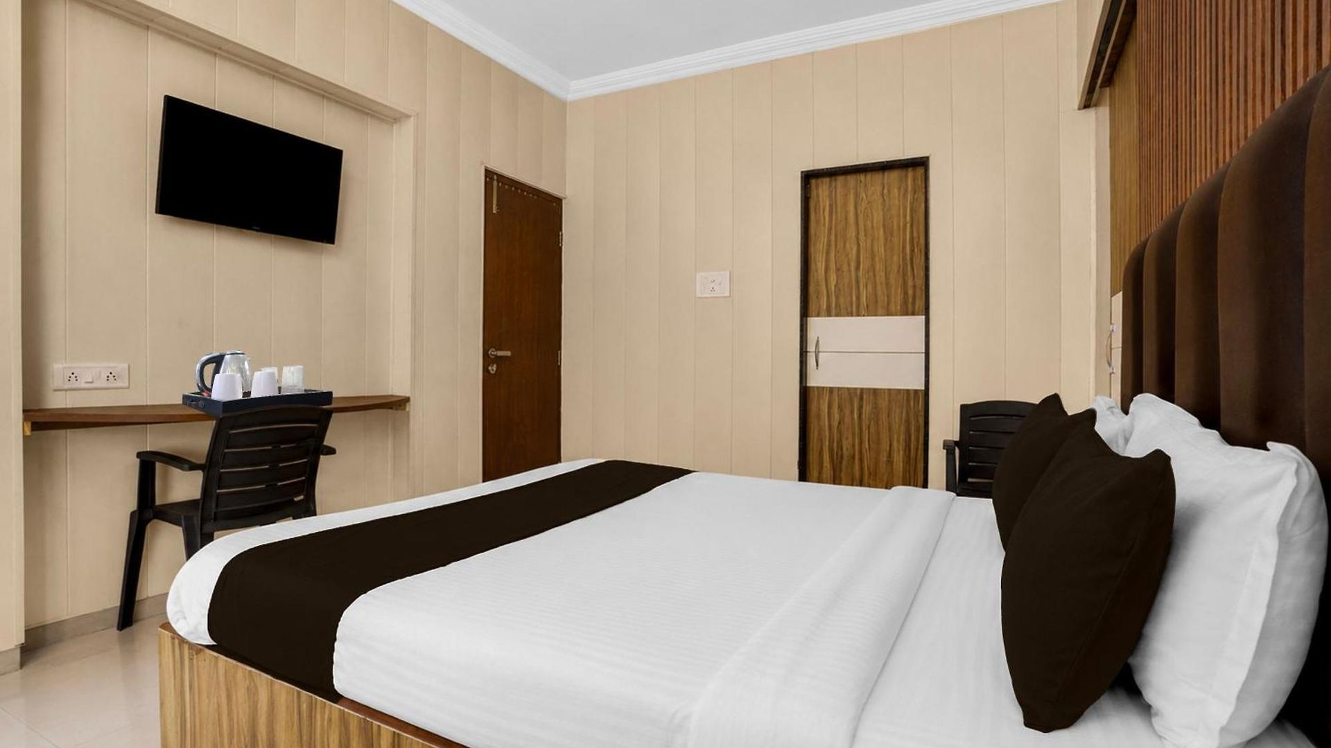 Collection O Lokhandwala Andheri West Formerly Lalsai Residency Hotel 4*